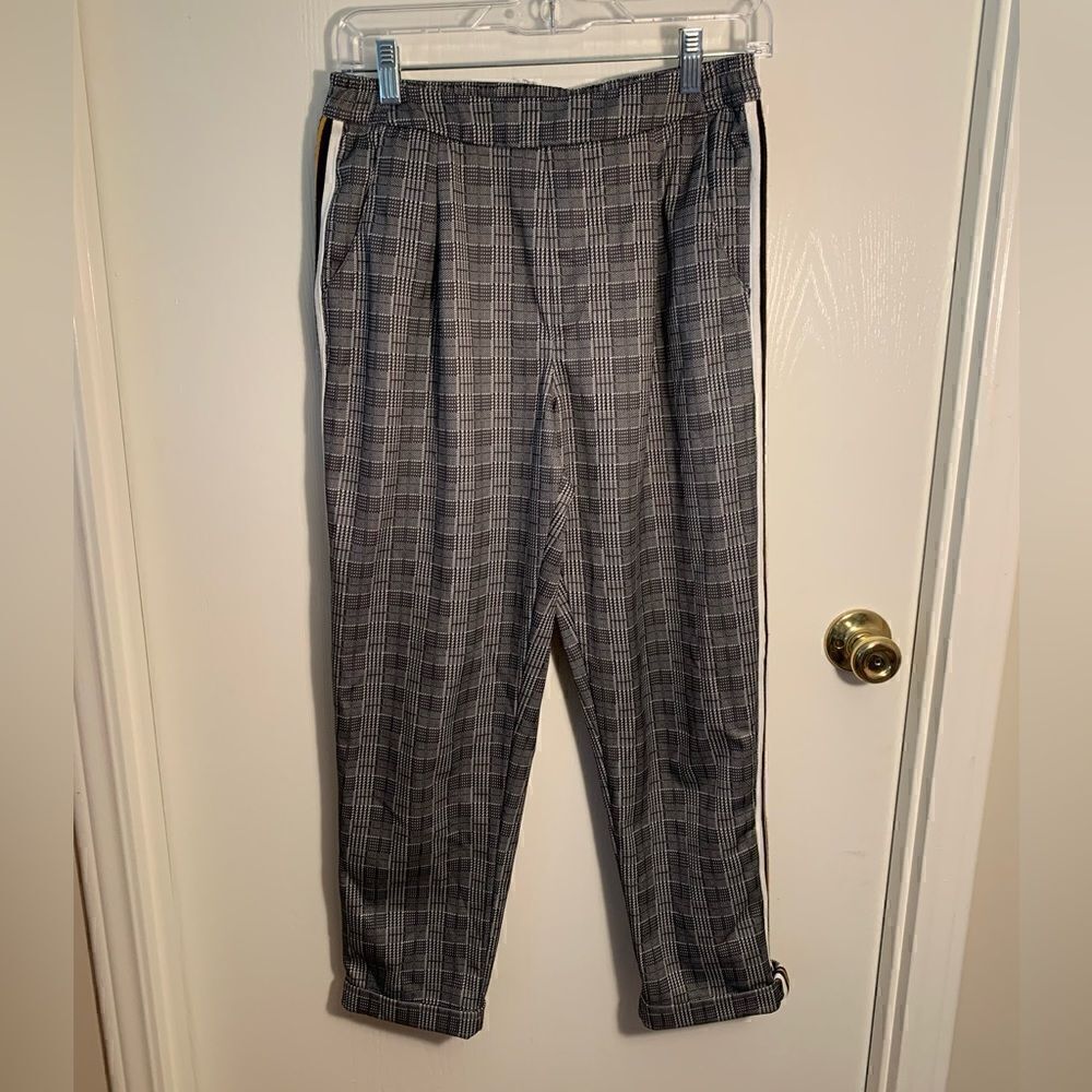 Indigo Rein EUC black/white plaid pant with yellow stripe, cuffed hem Size 7
